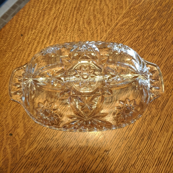 Beautiful vintage clear glass serving tray with handles 2 separate serving areas - Picture 2 of 5